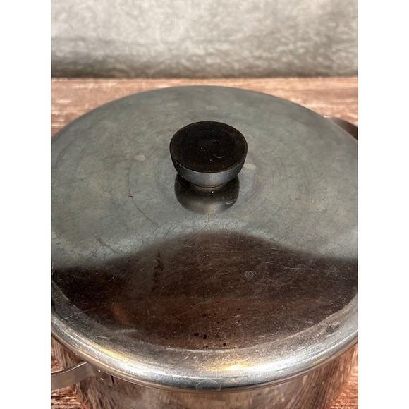 COPPER CLAD STAINLESS STEEL POT WITH LID 3 QUART CAPACITY 7 INCH DIAMETER - Picture 3 of 8